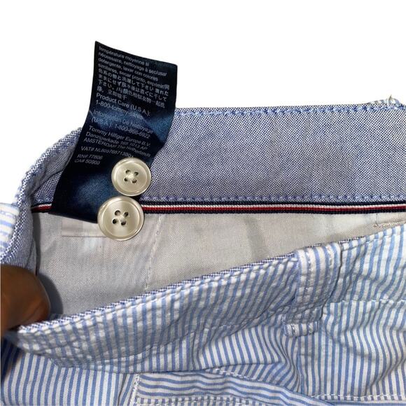 Tommy Hilfiger Seersucker striped blue and white Bermuda style shorts size 40 - Picture 4 of 6